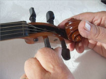 violinsoundpost009008.jpg